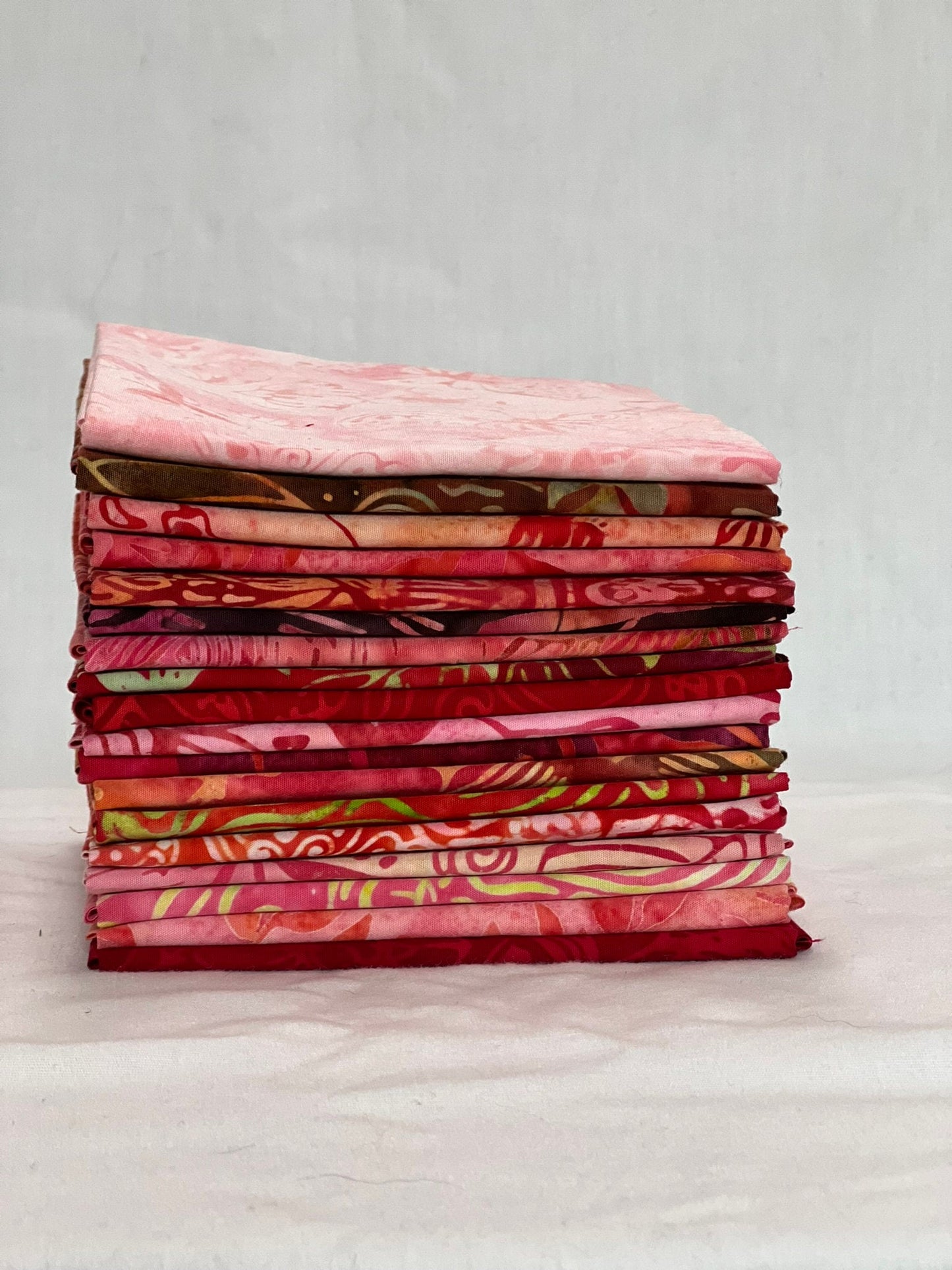 Riley Blake Tjaps Batiks - Pink/Red | Fat Quater Bundle