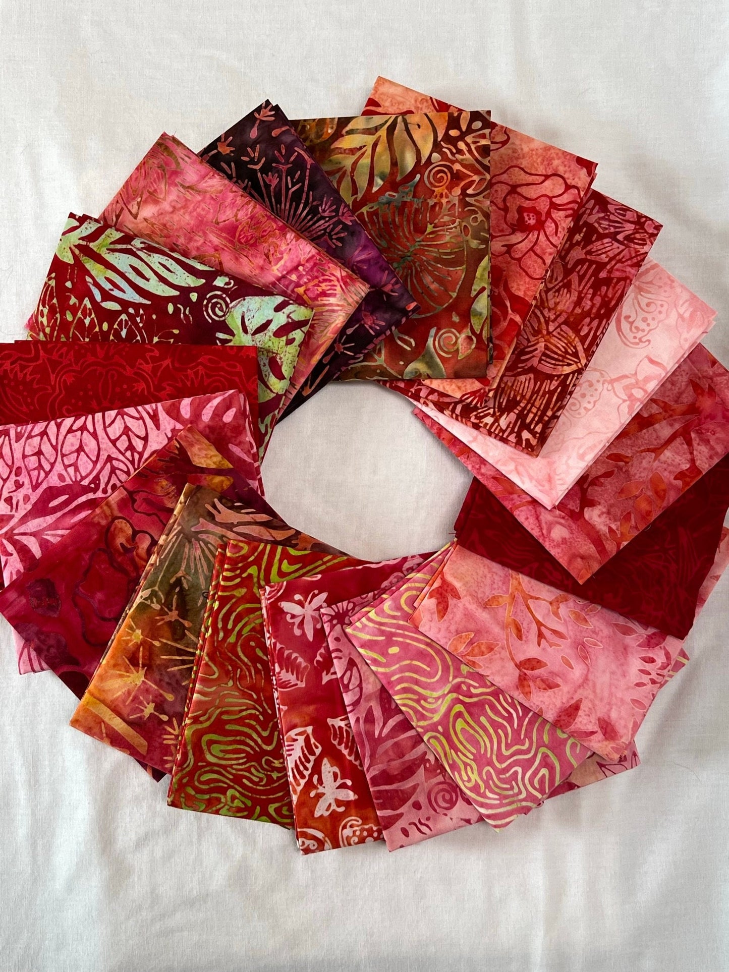 Riley Blake Tjaps Batiks - Pink/Red | Fat Quater Bundle