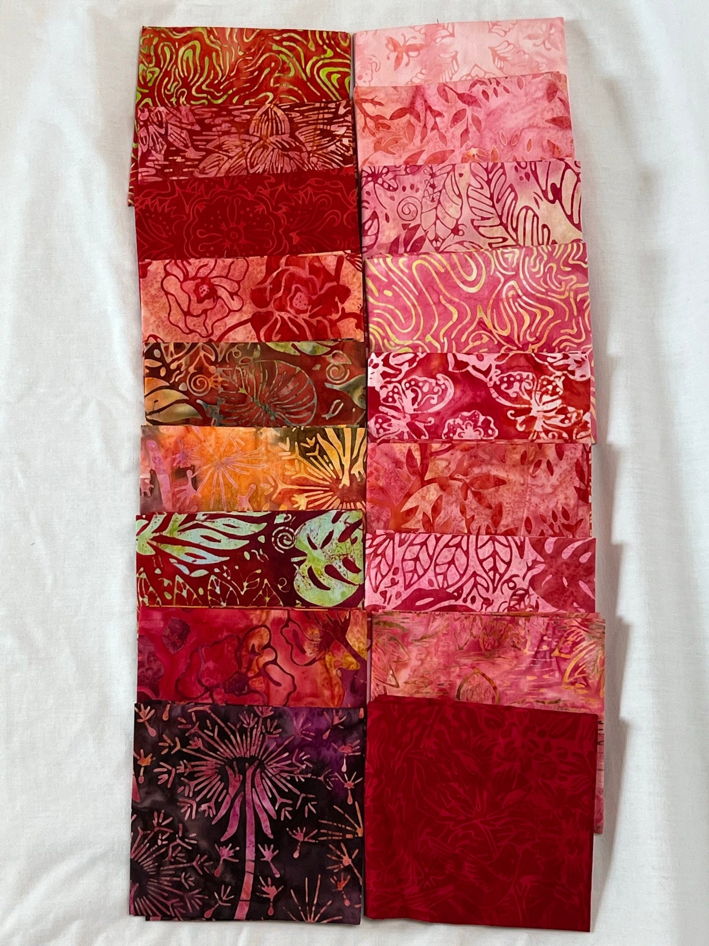 Riley Blake Tjaps Batiks - Pink/Red | Fat Quater Bundle