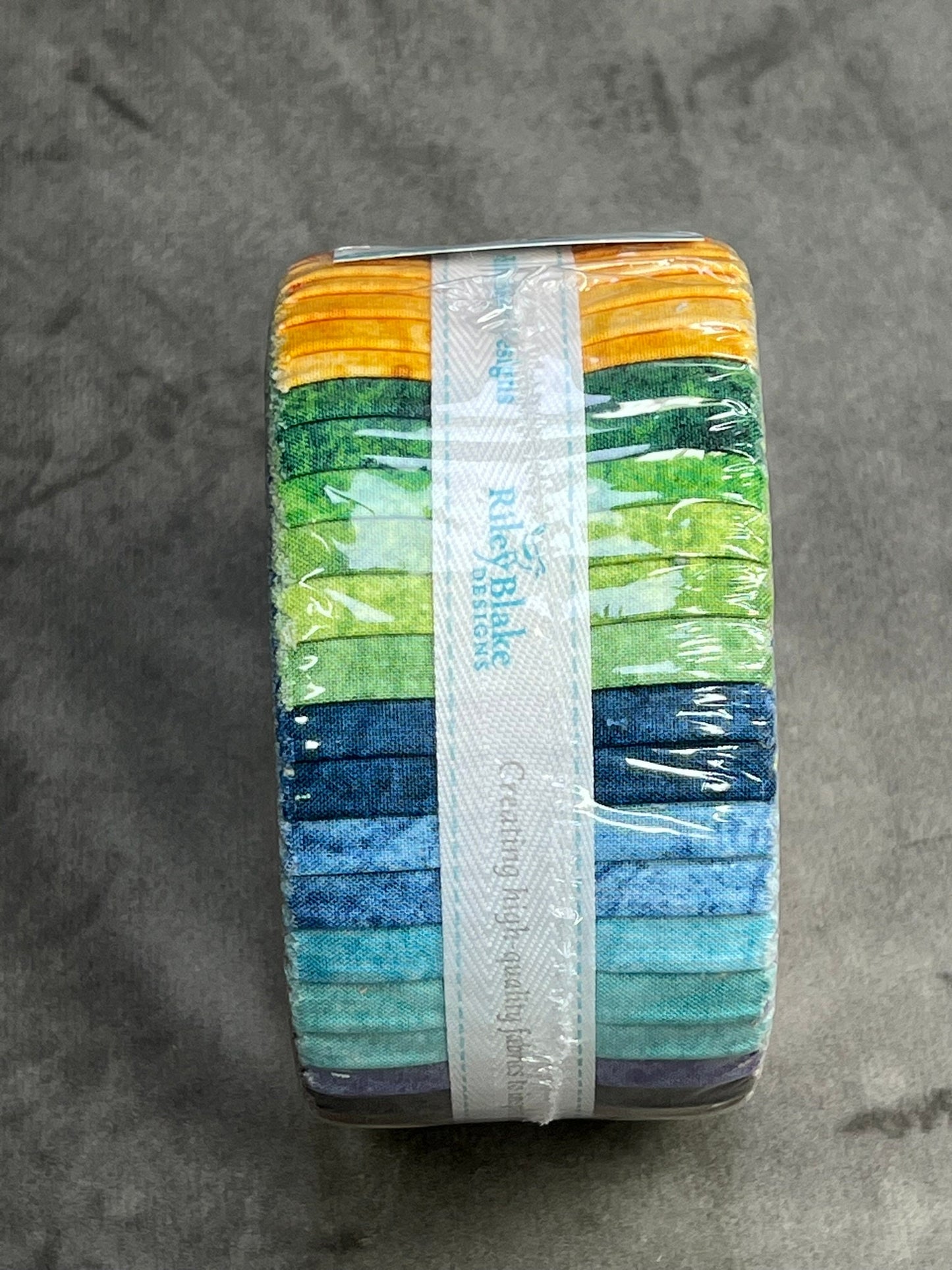 Riley Blake - Painter's watercolor swirl - jelly roll